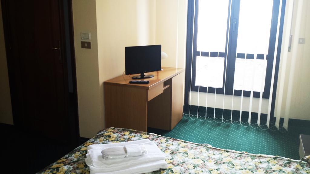 Hotel Cascata Pozzolo Formigaro Εξωτερικό φωτογραφία